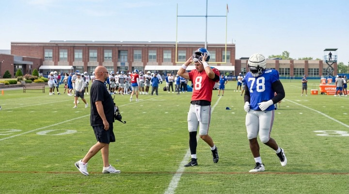 Can Giants Star Deliver Big Comeback After Injury Promise? Giants players on practice field