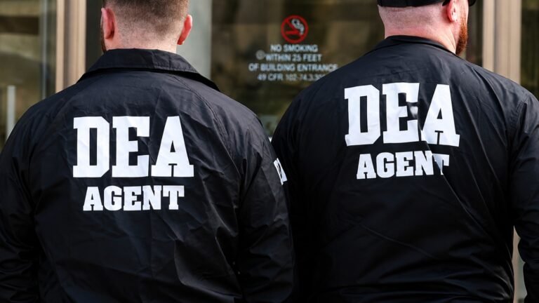 DEA Targets Potent Synthetic Kratom as Federal Crackdown Raises New Safety Concerns